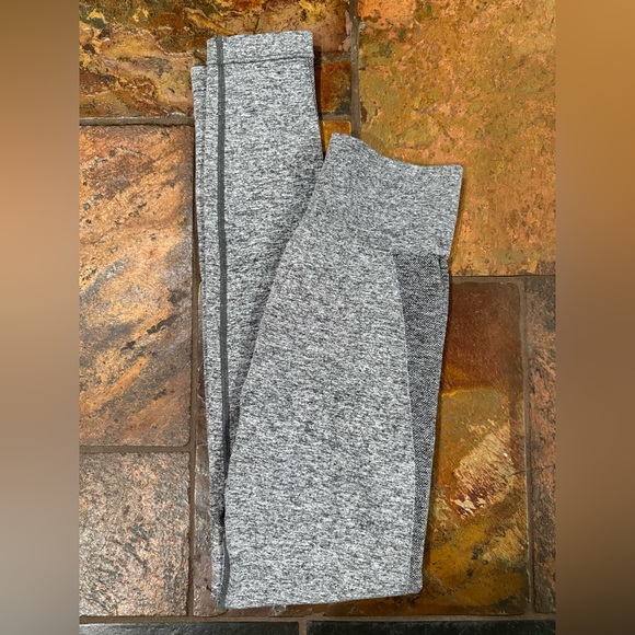 Gymshark‎ Gray Leggings - Picture 1 of 4